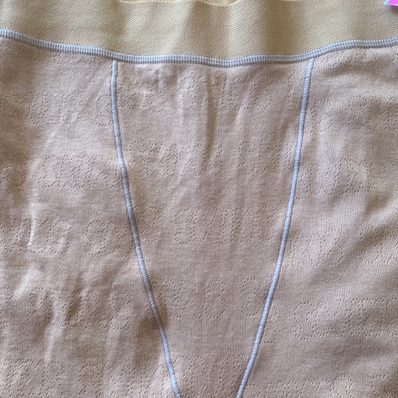 SKIMS LOGO POINTELLE LEGGING - Picture 3 of 4